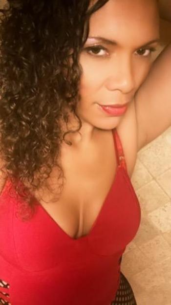 HoneyBunzz, 28  female escort, Stockton