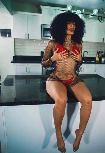 323-483-4402, 21  female escort, Stockton