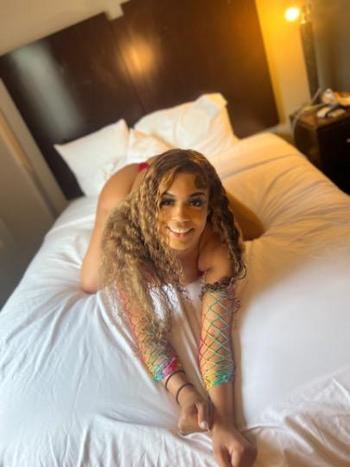 Henny, 24  female escort, Stockton